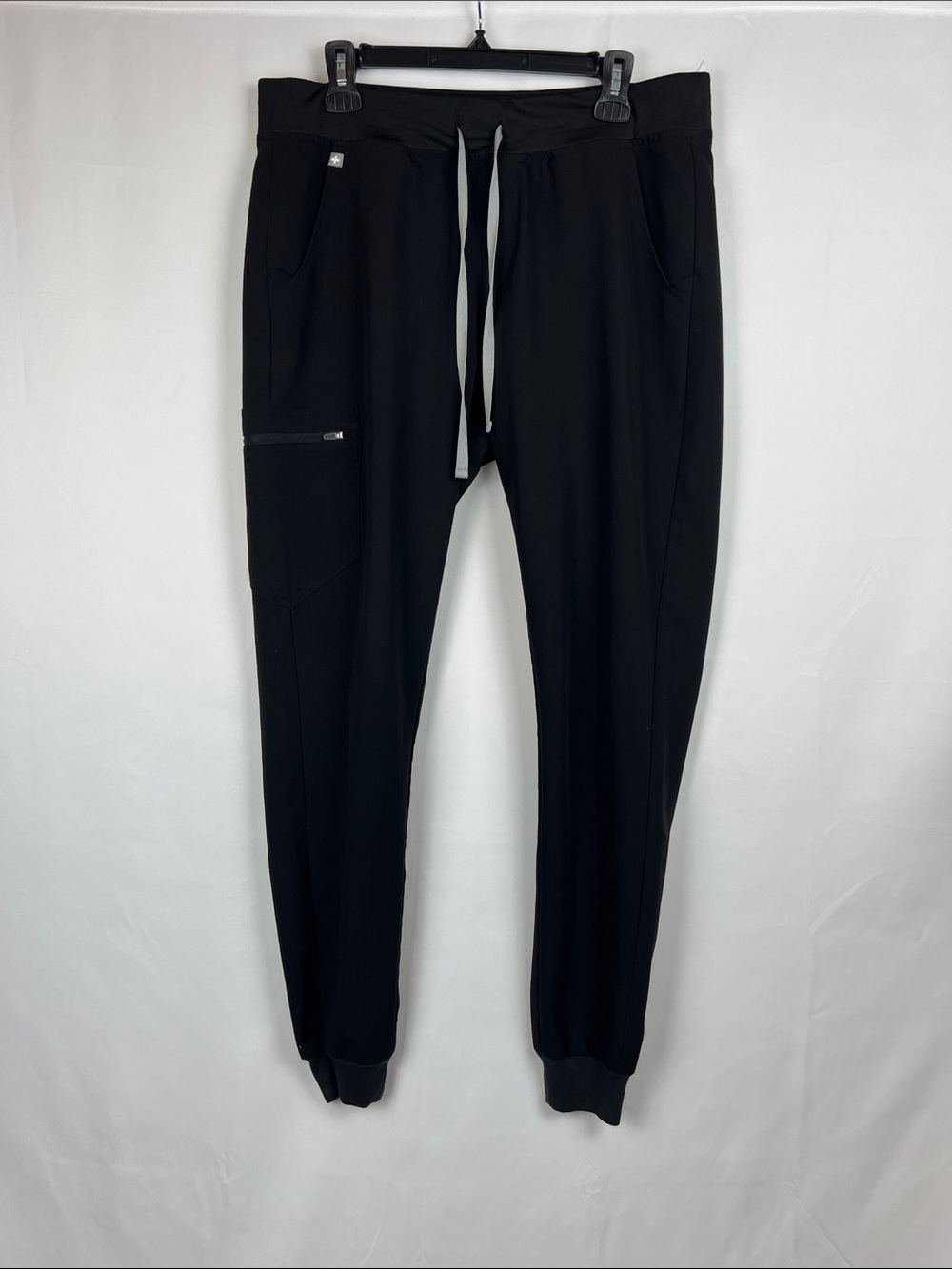 FIGS Women’s Black Scrub Joggers - Size L‎ Tall